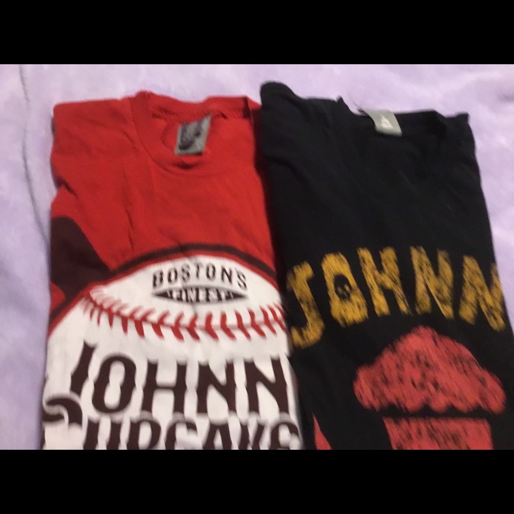 2 men’s tee Sz xl